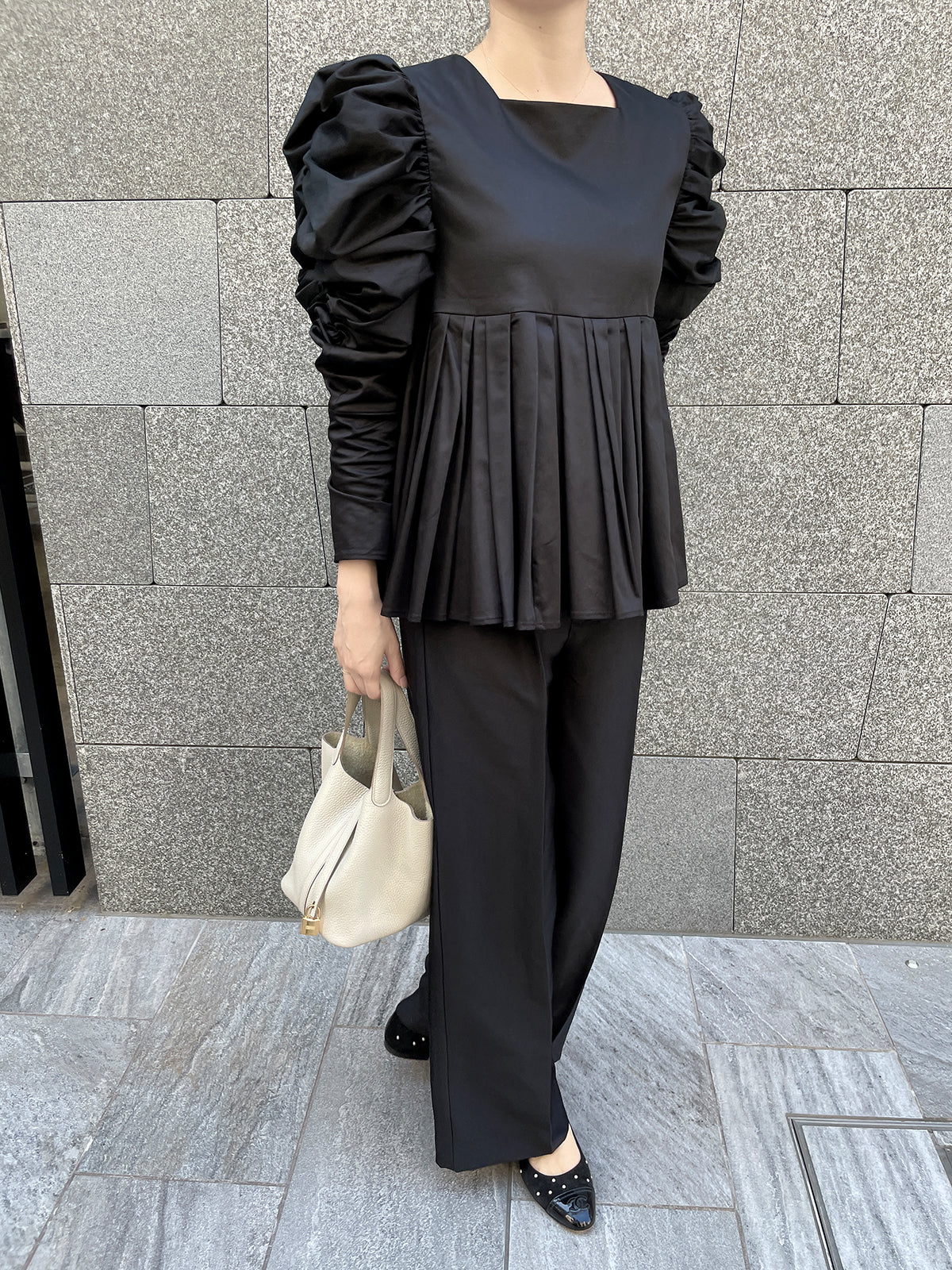 MKMK puffsquare blouse Black / MOKUMOKU puffsquare blouse Black