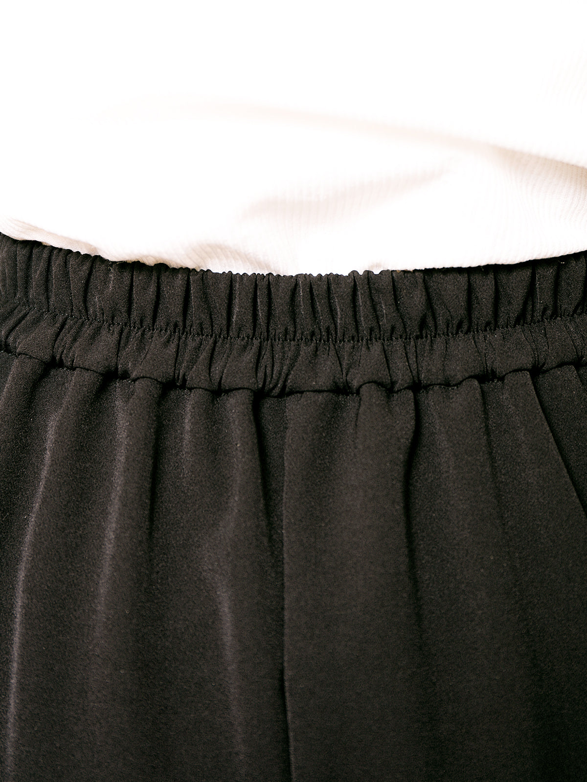 PETAL HEMLINE Tapered Pants Black