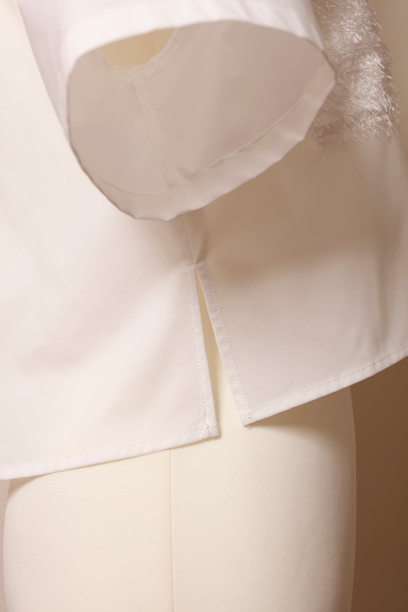 MKMK short blouse White / モケモケ ショート ブラウス ホワイト