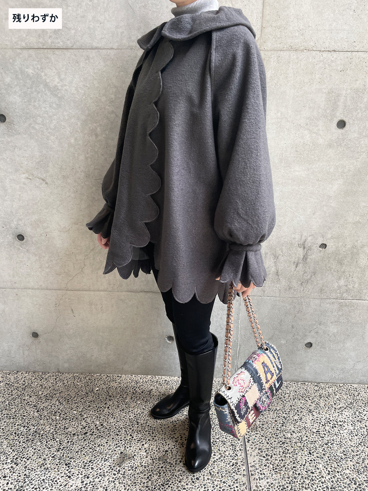 Dual styles scallop coat