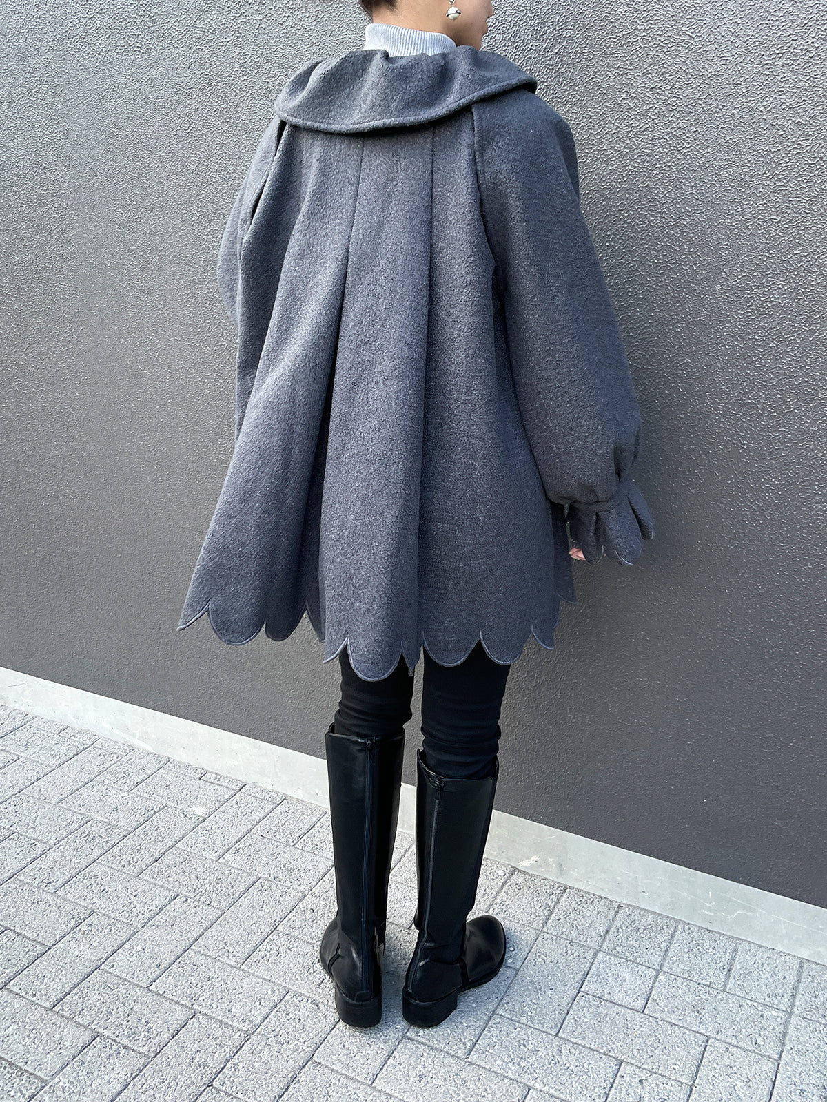 Dual styles scallop coat