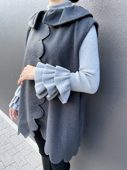 Dual styles scallop coat