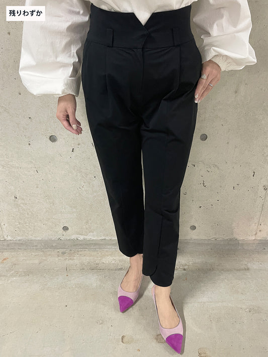 PETAL HEMLINE Tapered Pants Black