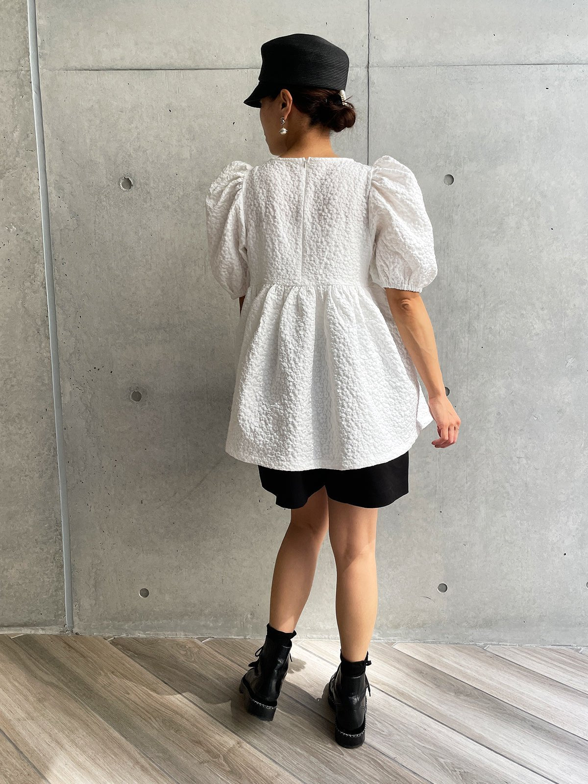 Jacquard Flowers Tops white / ジャガード フラワー トップス