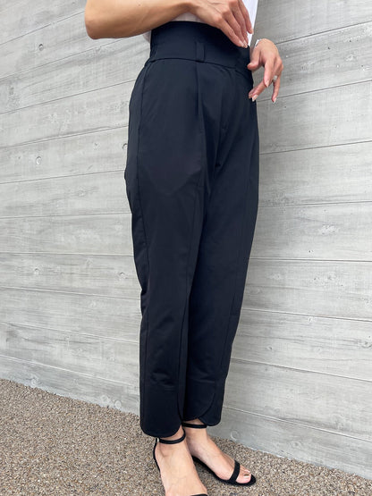 PETAL HEMLINE Tapered Pants Black