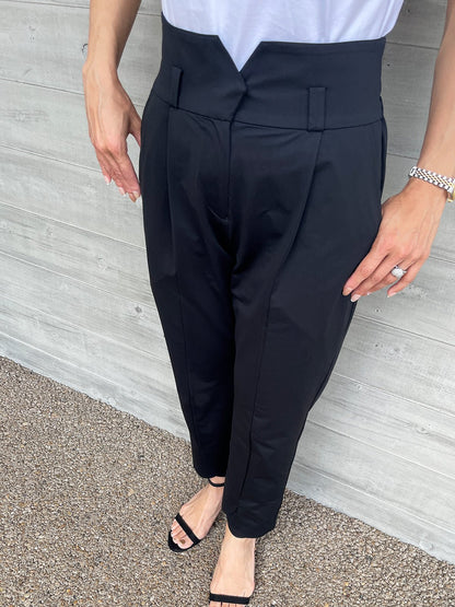 PETAL HEMLINE Tapered Pants Black