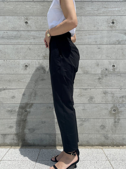 PETAL HEMLINE Tapered Pants Black