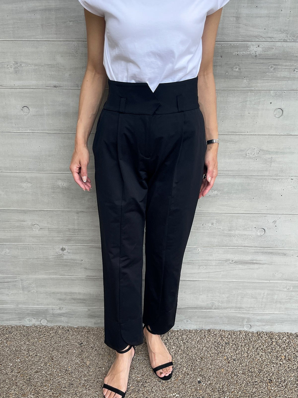 PETAL HEMLINE Tapered Pants Black